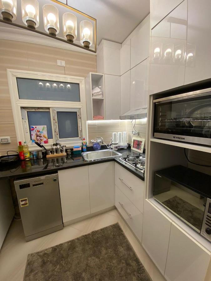 Madinaty Well-Furnished 3- Bedroom Apartment - شقة فندقيه للايجار مدينتي Madinat ash Shuruq Bagian luar foto