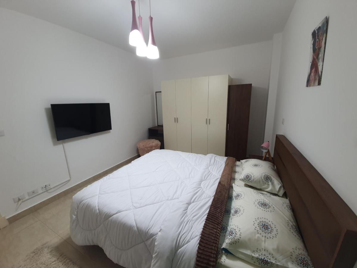 Madinaty Well-Furnished 3- Bedroom Apartment - شقة فندقيه للايجار مدينتي Madinat ash Shuruq Bagian luar foto
